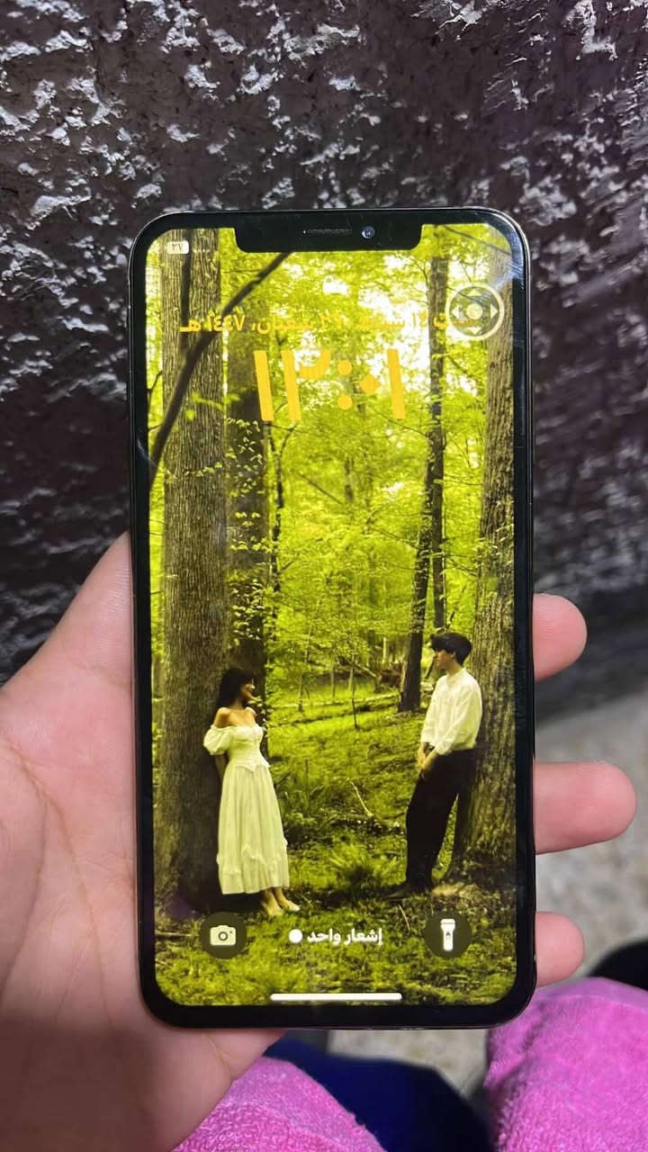 سلام عليكم . آيفون XMAX للبيع او مراوس بي مشكله يرست كل خمس دقائق يطفى ويشتغل مبدل بطارية اصليه ١٠٠٪؜ والضهر مفطور وعليه لزكه السعر واتساب ***********
