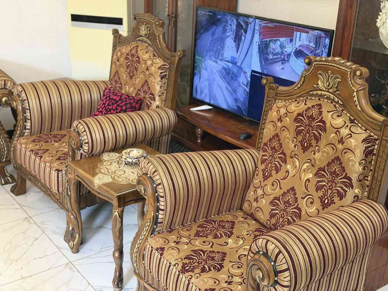 تخم ملكي مع البرده مع طبله وسطيه كبيره وأربعه صغيره


**إذا كنت صاحب هذا الإعلان وتريد حذفه لأي سبب، رجاءا أرسل رسالة إلى الدعم الفني**