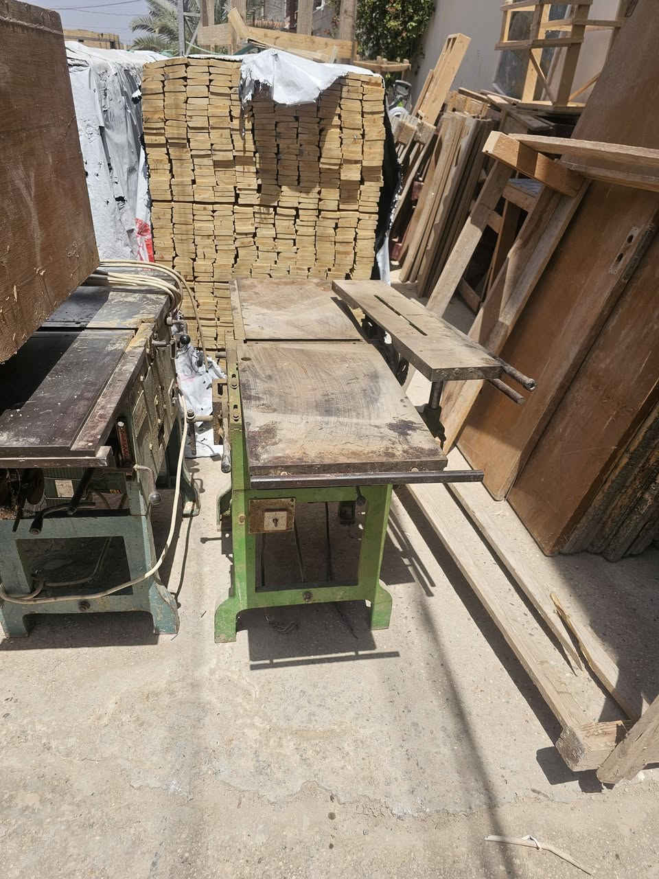 السلام عليكم مكاين للبيع مكان حله شارع ٦٠ واكو فخات ومكابس هم للبيع***********

