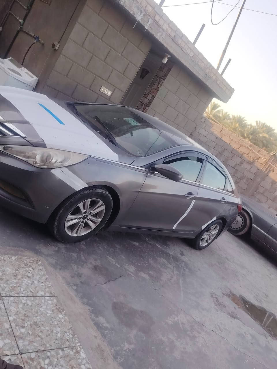 السلام عليكم سوناتا للبيع وارد أمريكي موديل 2011 رقم بغداد السياره جاهزه تبريد ثلج حداديه خير من الله الكهربائيات كله شغاله الدواخل حلوه ونضيفه حادث جاملغ خلفي بدون دواخل وبيه قطعتين رش اثر جراد/*********** / السعر 85 وبيه مجال المكان بابل الحله
