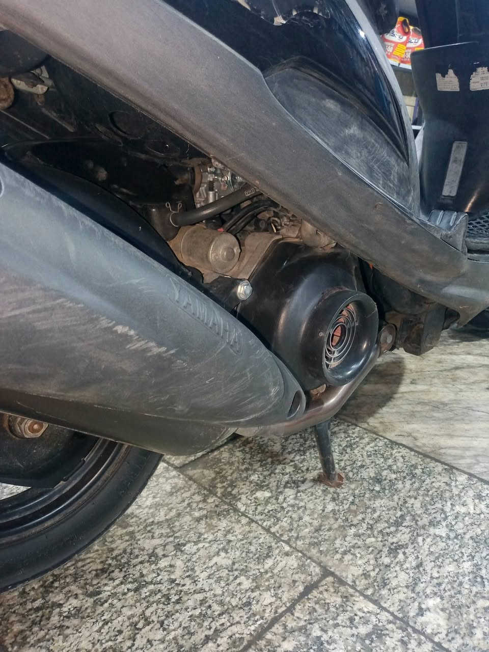 عدله ممفتوحه بلاديه ختم واحد كابريتر مبدل ودبلات امامي باقي كله بلاد مكفول ختم دراجه 
قفل جنطه سستم صوت سماعه 
دراجه حلوه وناعمه 
سلف نكره هندر نكره
صالنصه fm والبلاديه هم وياه موجوده ثنين يعني
مكانه الدوره ابو دشير 
***********
السعر 575 بيه مجال الطيبين
