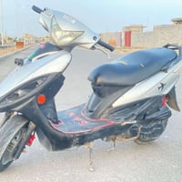 جي فور ياباني دراجه جاهزه من كلشي مابيه اي نقص السعر 325وبيه مجال 0781...