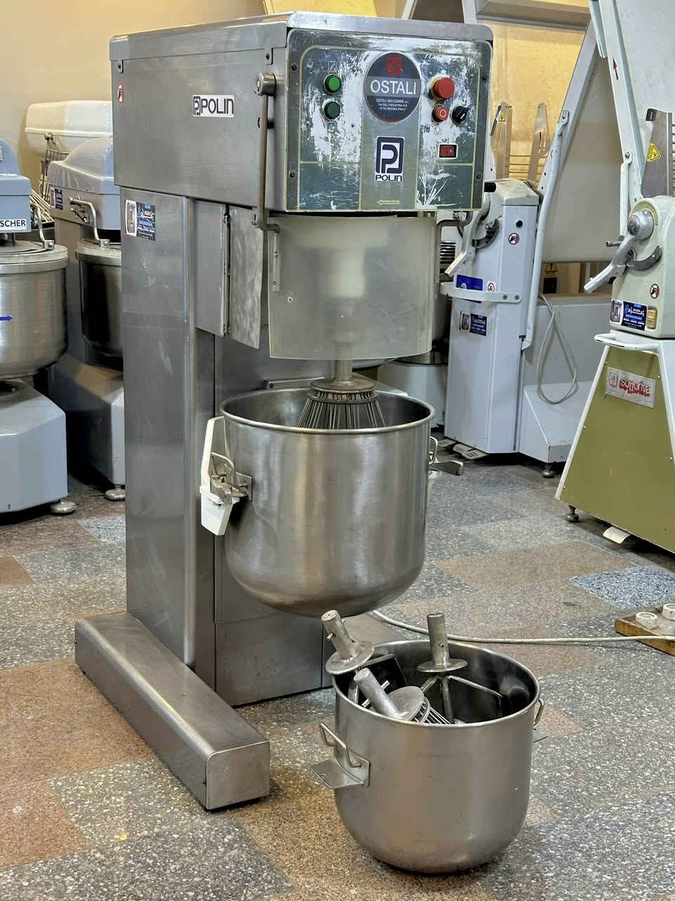 #شركه_زمزم_لاستيراد_وتصدير_معدات_المخابز

‏ تقدم لكم بفضل الله 

(( مضرب بولين حاله كسر زيرو وارد إيطالي 🇮🇹￼ ) ) 
(( 60 لتر مع حله إضافية 40 لتر )) ￼
      
للتواصل فون او مسنجر 
￼
( 01004443367 _ 01098390519 _ 01113302741  ) 📞

#العنوان_المنصوره_شارع_سامية_الجمل ￼


**إذا كنت صاحب هذا الإعلان وتريد حذفه لأي سبب، رجاءا أرسل رسالة إلى الدعم الفني**