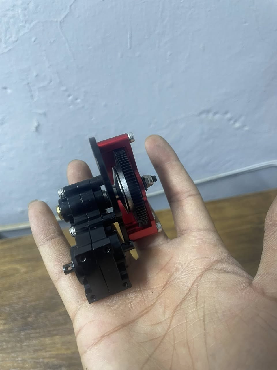 قطعه تخص سيارات rc جديده لوگ المنيوم 

الي يفيده يراسلني و يدلل الحجز على الخاص 

توصيل موجود


**إذا كنت صاحب هذا الإعلان وتريد حذفه لأي سبب، رجاءا أرسل رسالة إلى الدعم الفني**