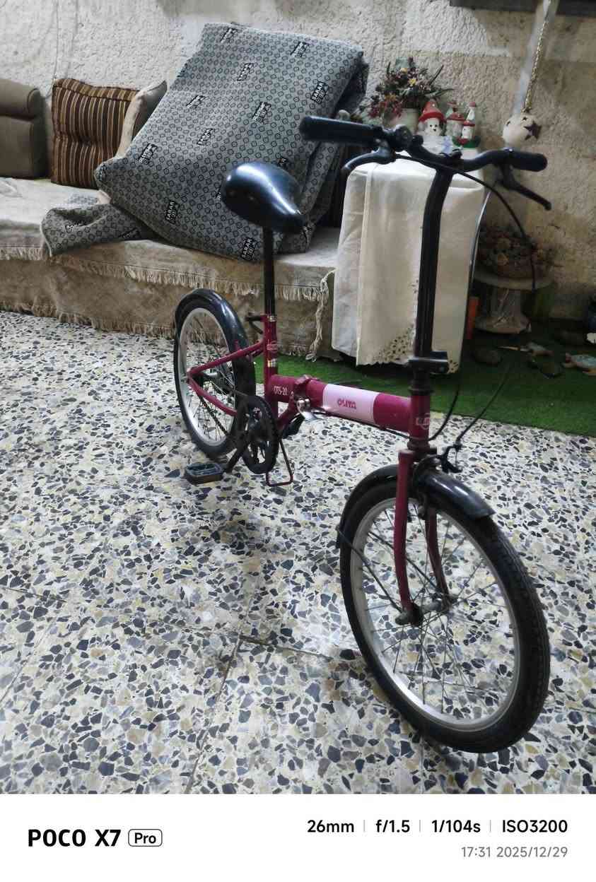 السلام عليكم بايسكل طباكي للبيع نضيف ياباني سالي شهر من نزلته من حاويه سعر 60بيه مجال شراي يتصل ***********
