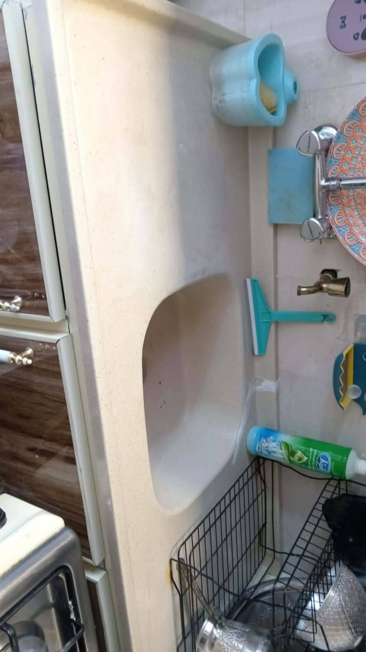 كاونتر للبيع السنك بي شويه فطر والباب هاذا المأشر عليه السعر ب 350 وبي مجال مكان اصلاح الزراعي تواصل ***********
