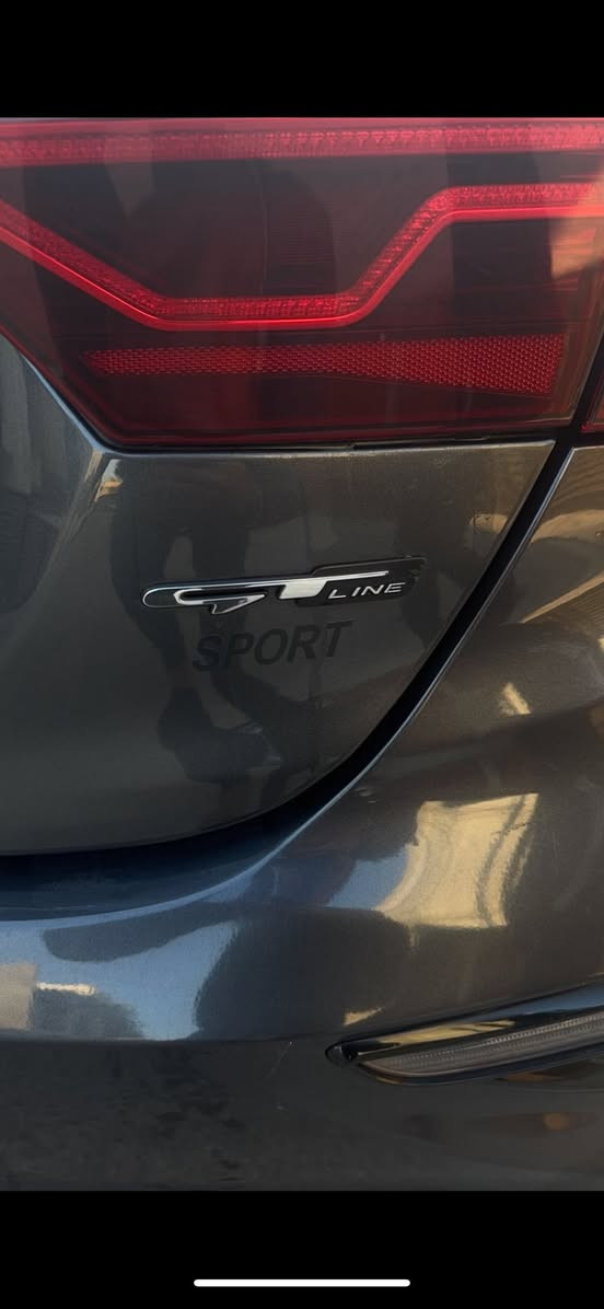 كيا فورتي موديل 2020  GT line
مواصفات معروفه 
فول مواصفات. 
ماشيه. 63 
رقم اربيل. جديد. سنويه بسمي جديده 
تحويل مباشر 

صور الحادث. مرفقه 
حادثه بابين فقط.

مكينة 2000 دوش. 
كير  Atm 
تخم تاير
سيرفس كامل 
لسياره احله من لصور 

مكان لسياره بغداد  السيديه 

الشراي يتصل 
***********

السعر…. 140 ورقة
