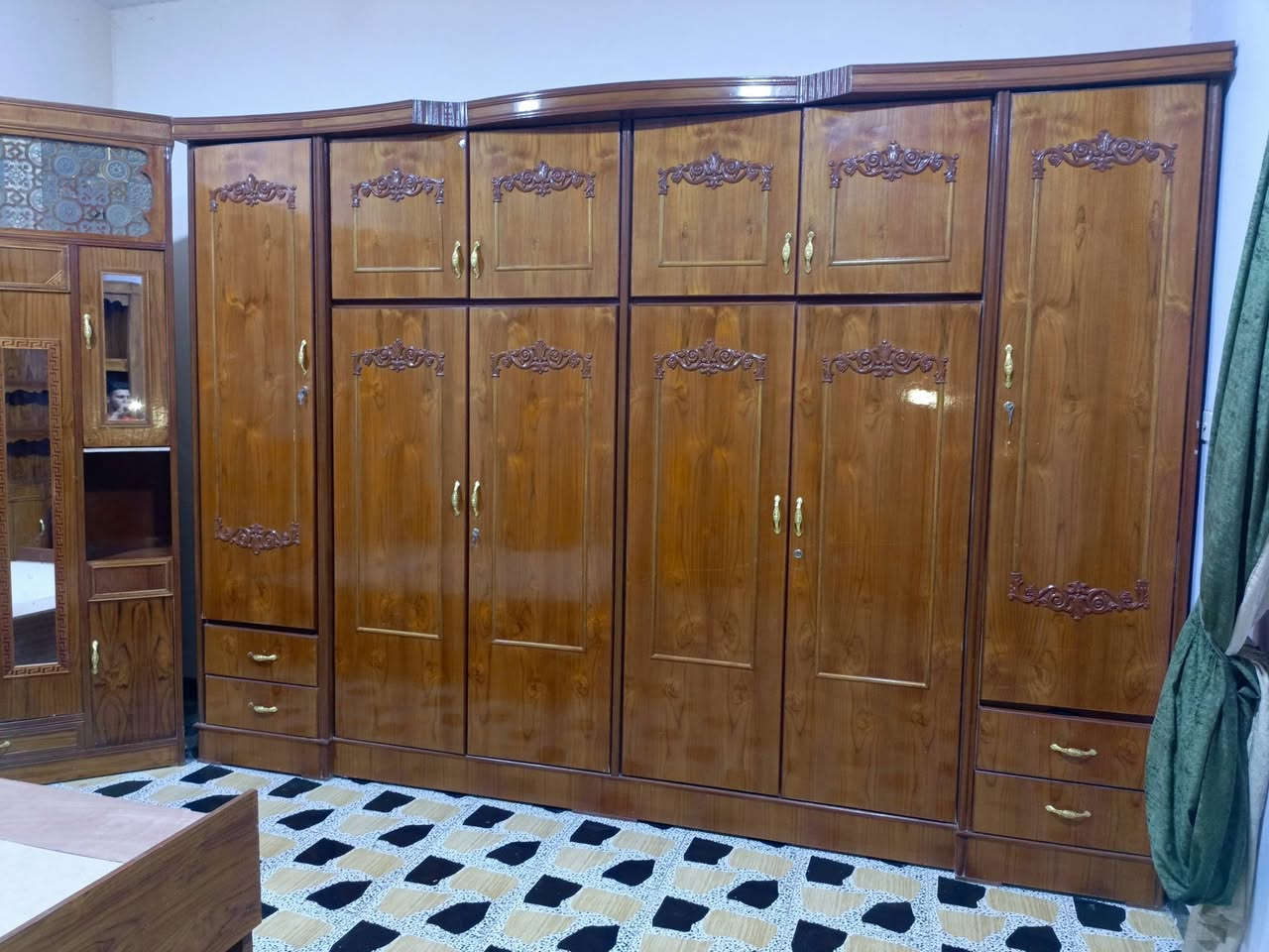 السلام عليكم غرفه اخشاب للبيع العنوان البعبيد
***********
