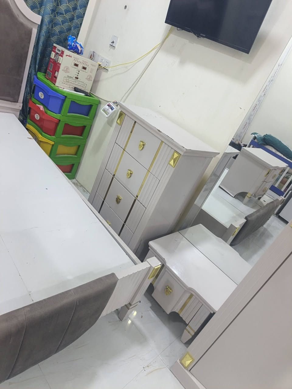 غرفه تركيه سعر 350
العنوان كاطون الرحمه قرب افران دبي
وات ***********
