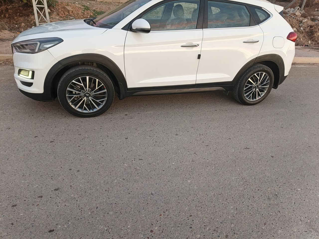 السلام عليكم توسان موديل ٢٠ فول مواصفات إشارة ترحيب بصمة أبواب بصمة تشغيل كشن كهرباء ماشيه ٤٨الف سنويه ال ٣٠ هزة جديدة المكان صلاح الدين بلد الاستفسار الاتصال ***********
