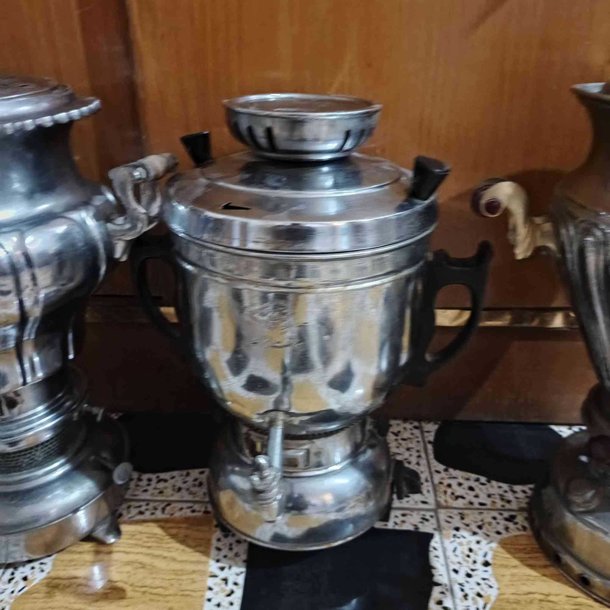 السلام عليكم سماورات العدد ٣ ابيعهم شلع ٢نفطيات واحد غازي واحد يرادله مال الحنفيه ابيعهم هيج عله وضعهم  السعر ٨٠ شراي يتصل او خاص اكو توصيل مكان بغداد ***********
