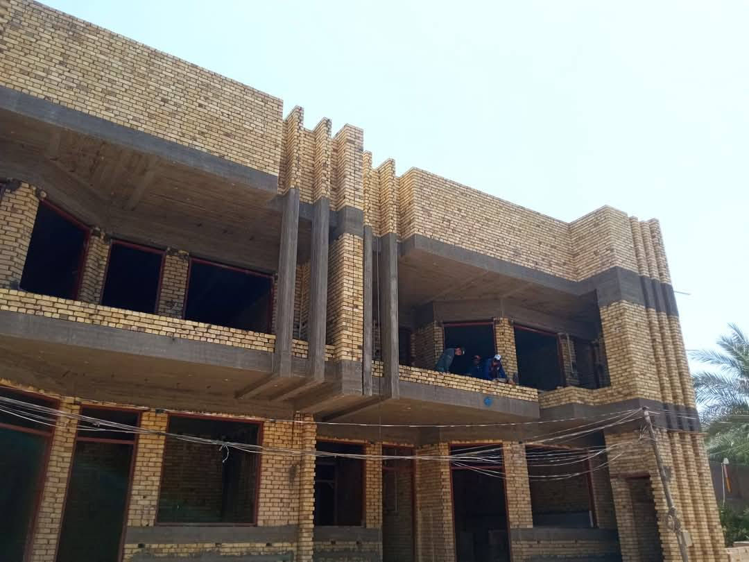 السلام عليكم عدك قطعه تريد تبنيهه ومحتار تفضل يمي وتدلل تصميم تنفيد اشراف كوادر درجه اولا  يوجد نضام نقد او اقصاد للستفسار ***********
