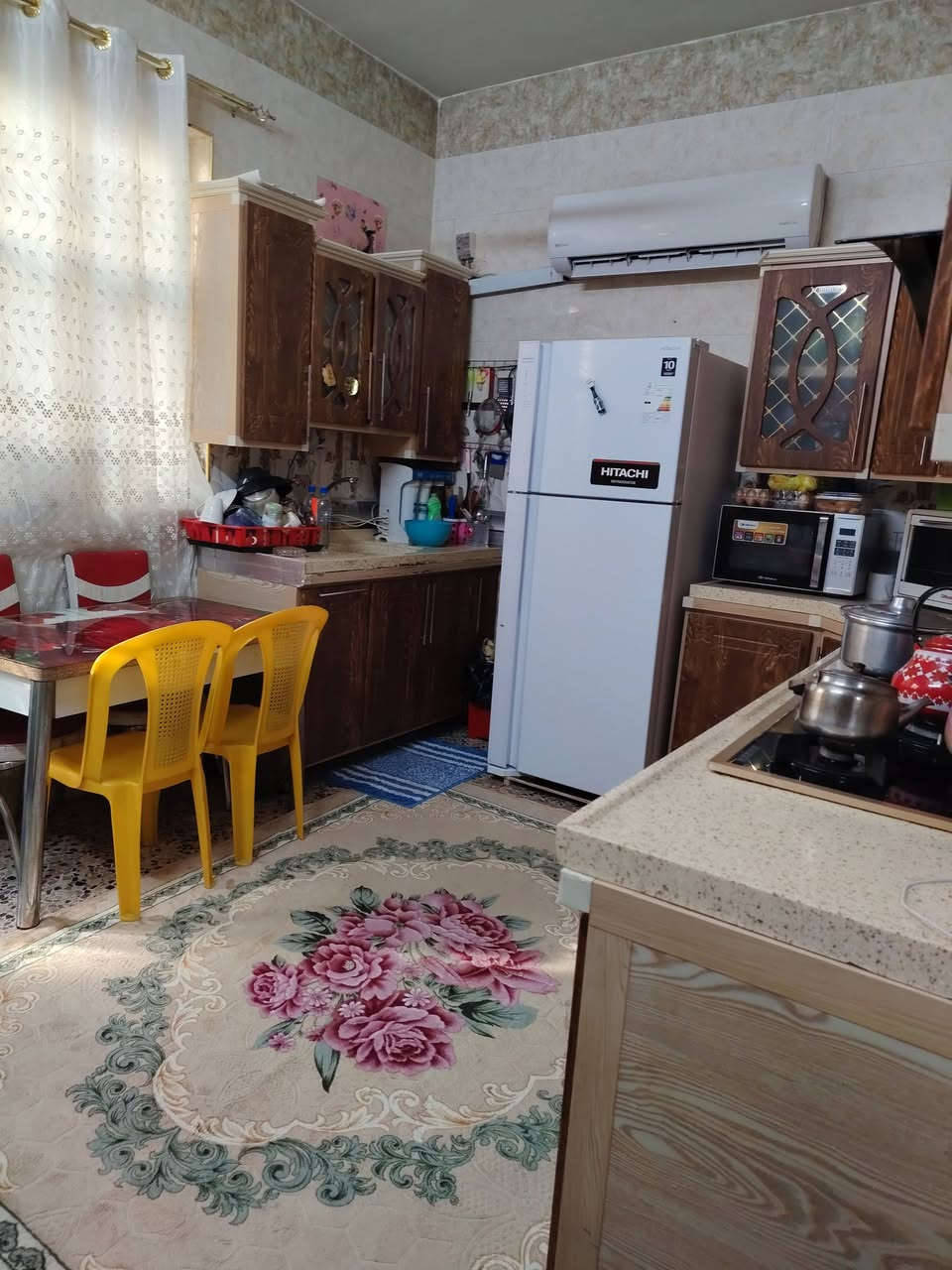 بيت للبيع ١٠٠متر واجهه ١٠ نزال ١٠مربع  سند ٢٥
٤غرف 
غرفه طابق أرضي
هول 
مطبخ 
ترك 
صحيات
الطابق الثاني ٣ غرف وصحيات
طابق ثالث بيتونه وسطح
بناء حديث العنوان الشعب الشارع العام مقابل بانزين خانه
سما بغداد للاستفسار اتصال ع رقم فقط للجادين
*********** ,
