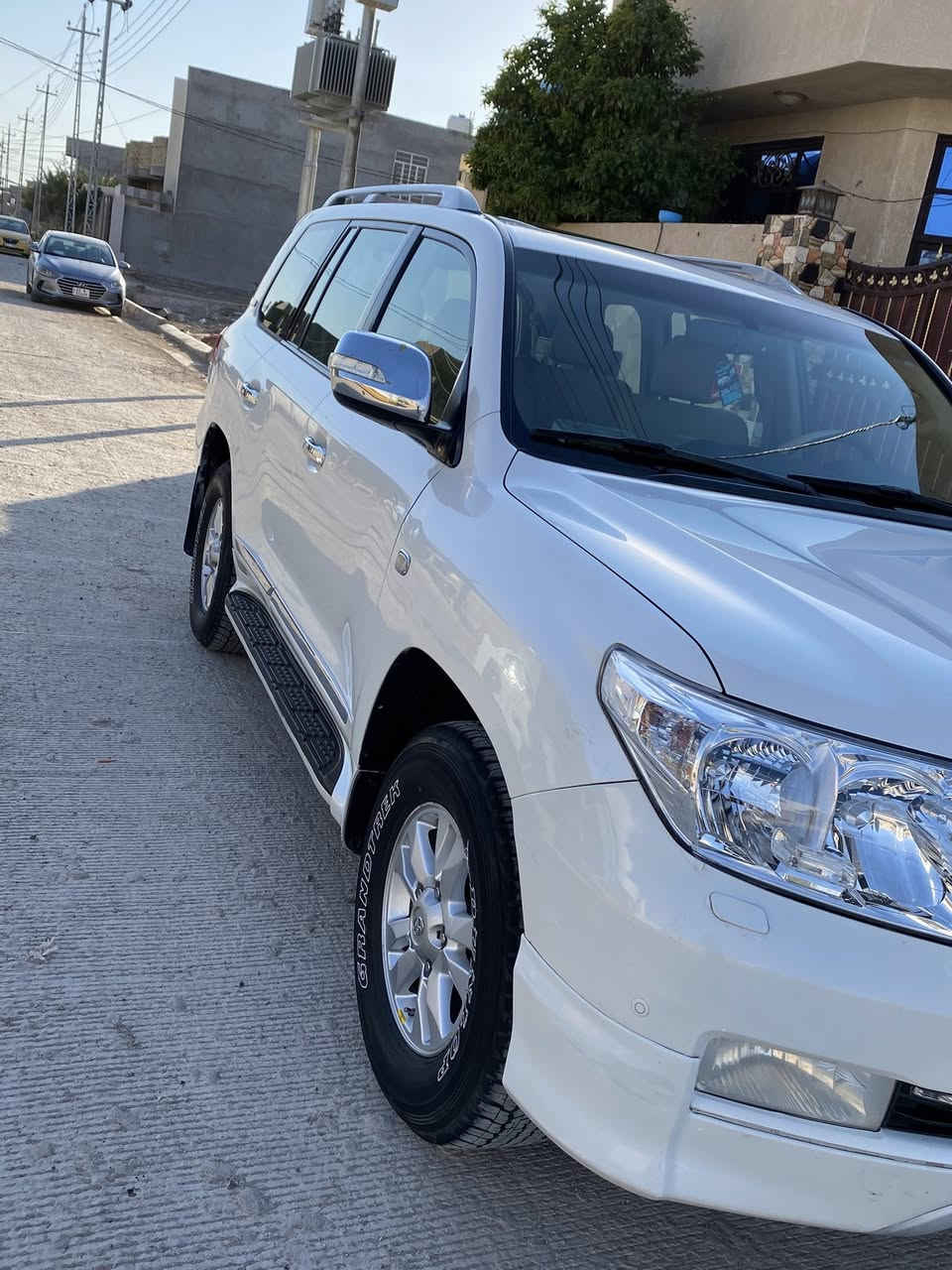 السلام عليكم 
لاندكروز ٢٠١١ ستينيا 

مكفوله من كلشي 
تخم تاير جديد 
السياره ع الشركه 
ل استفسار ***********
