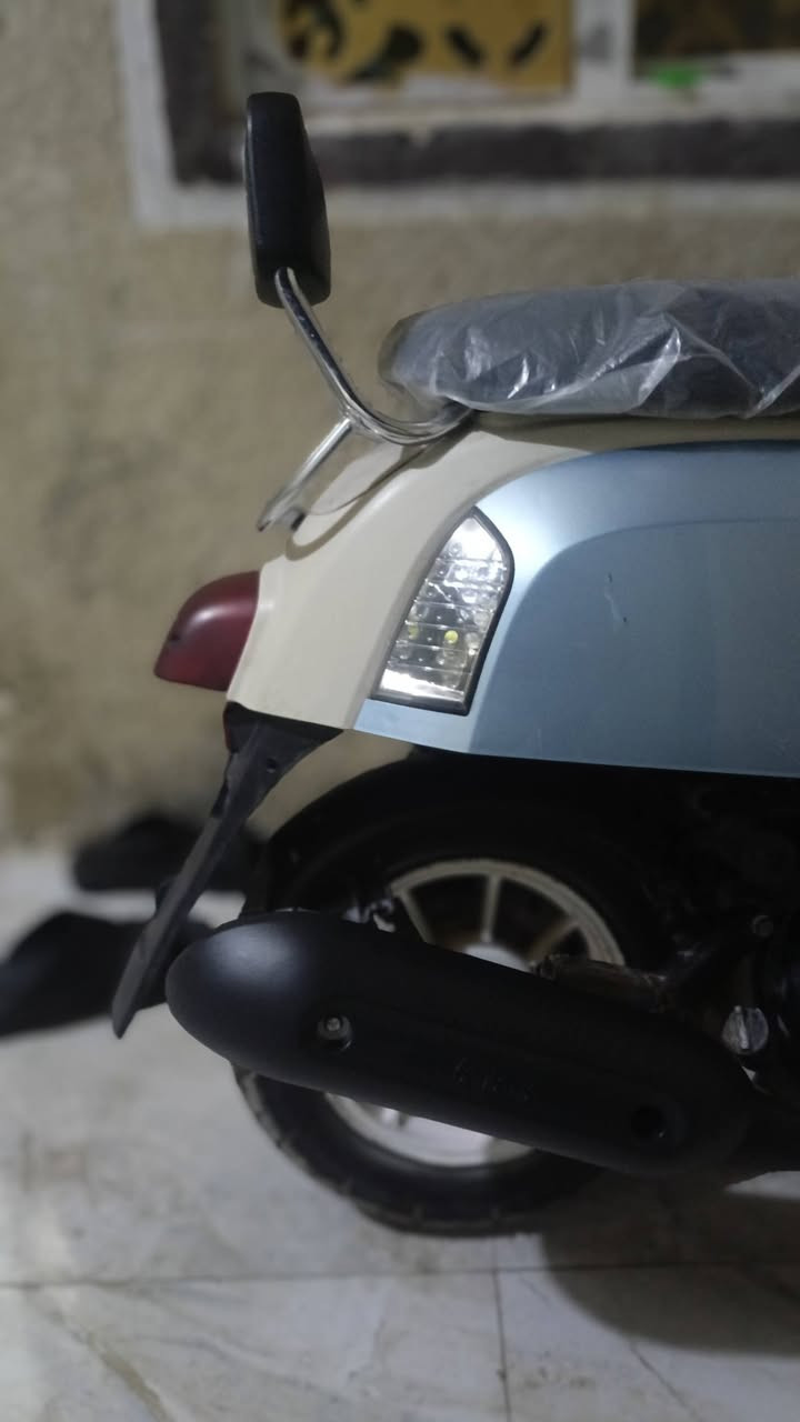 السلام عليكم من رخصت لكروب دراجه بوليس نوزل مديل 2010للبيع سعر 600قفل دراجه كامله مال جناي مكينه مامفتوحه كفرات مابيهاا ختم مكان كربلاء امن الداخلي للستفسار اتصل ***********بي واتساب
