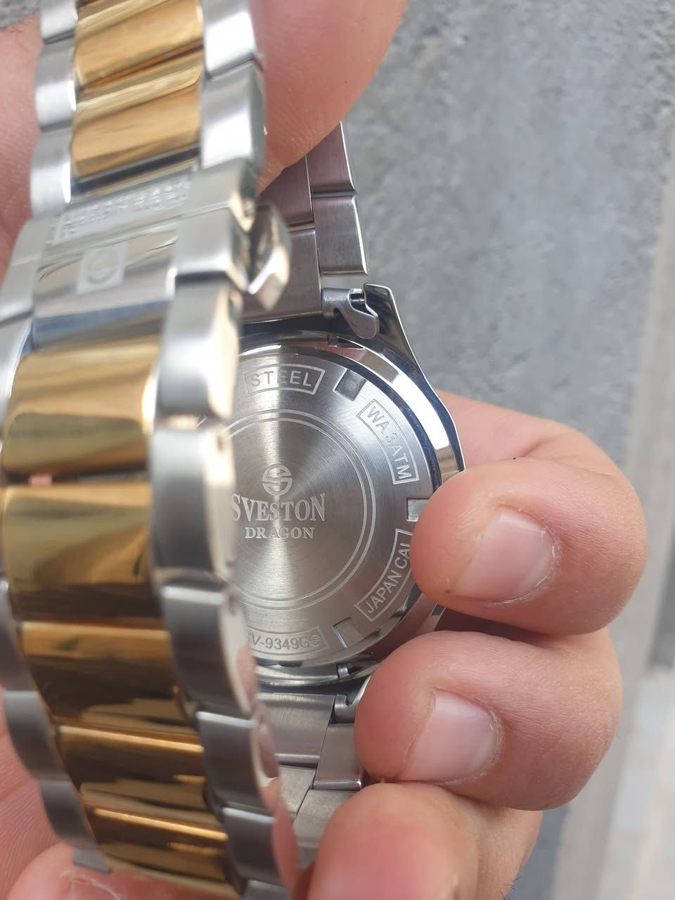 ساعة للبيع او مراوس حسب القناعة النظافة ٩٨ بالمية  هذا أسم الساعة SVESTON  سفيستون احد الشروط اصلية


**إذا كنت صاحب هذا الإعلان وتريد حذفه لأي سبب، رجاءا أرسل رسالة إلى الدعم الفني**