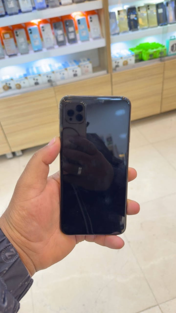 للبيع إيفون إكس إس ماكس ذاكرة 64بطارية 87 عربي شرق اوسط لوك الجهاز السعر خاص أو مراوس ***********
