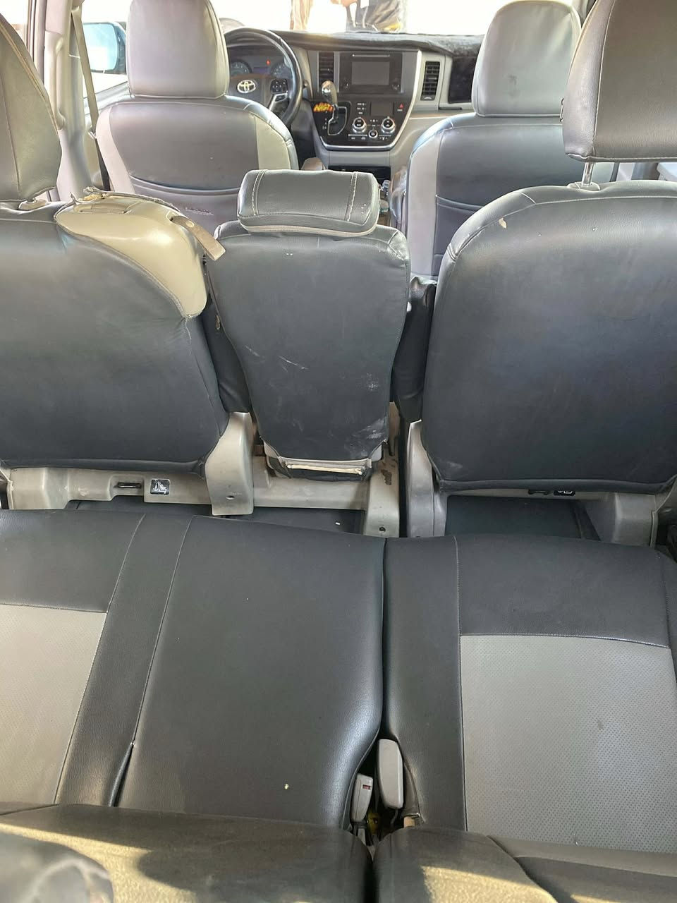 السلام عليكم سينا اللبيع موديل 2017رقم احمر اجرة بيها قطية صبغ وحدة تخم تاير جديد وصدر جديد سنوية وهزة جديدة السعر 170$ وبيها مجال ***********
