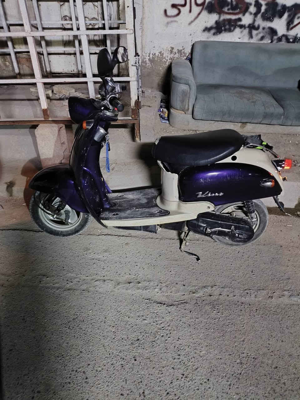 سلام عليكم دراجه البيع الدراجه عبد الحليم كلاسك فحل الدراجه الكهربائيه كامله تخم تاير جديد كابريتر جديد شاير يمنه يسره هورن بلك جديد كفرات بلاديه الدراجه ما مفتوحه الدراجه خير من الله زوج مري جدد قفل ستيرن عداد بانزين قفل جنطه.سلف هندر                  و.    السعر 350الف وبيهه مجال التصال *********** بي واتساب ملاحظة لمو شراي الا يتصل
