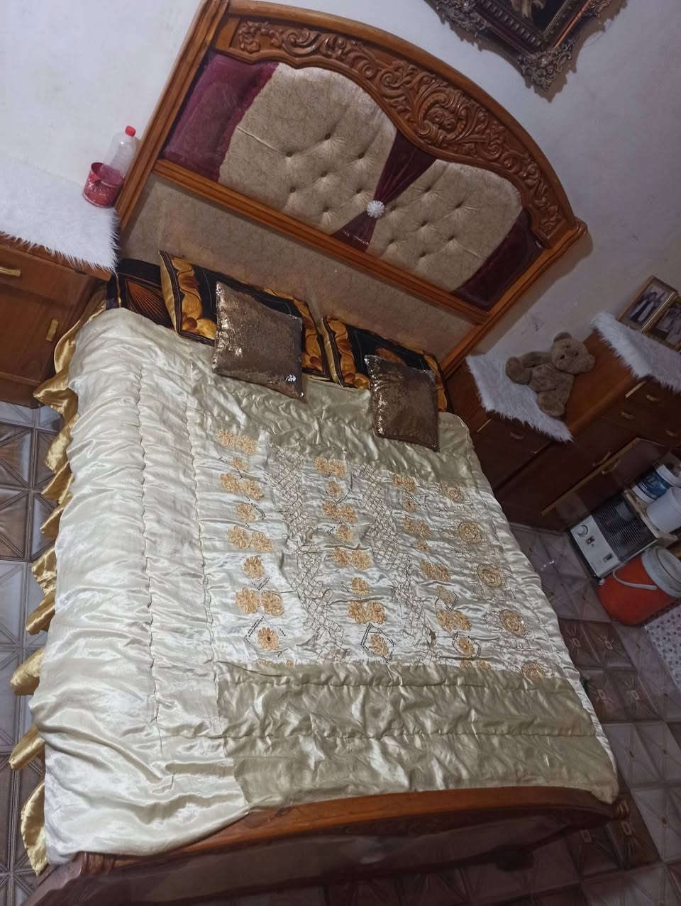 السلام عليكم غرفة اخشاب تفصال درجة اولة السعر 800
رقم الهاتف ***********العنوان بغداد الحسينية
