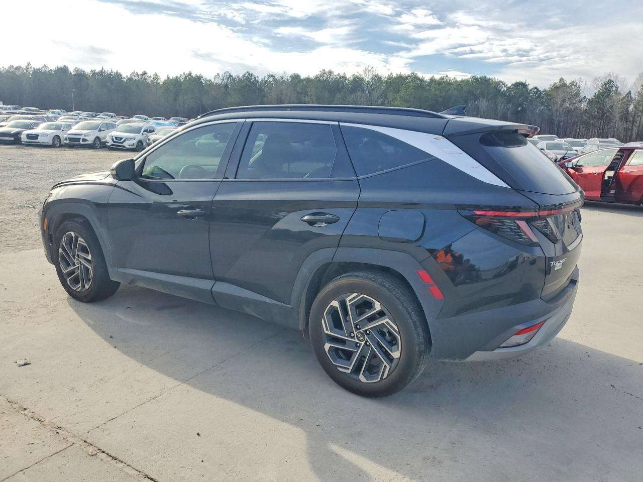 #أعـــلان_مــــــــــزاد #مكتب_بوابة_دبي
سعر نقل مخفض الى جميع الموانئ
ـ نوع السيارة : 2025 HYUNDAI TUCSON LIMITED
ـ تاريخ المزايدة : 20/2/2026 الساعة 6:00 مساء 
ـ السعر : حسب تاريخ المزايدة المذكور أعلاه: 300$ دولار 
ـ الضرر والمواصفات : حسب الصور المرفقة
-جميع السيارات الهايبرد الكهرباء معفي
من الكمرك الضريبة والرقم مجاناً
ملاحـــظــة .. السيارات المعروضة داخل الصفحة هي مجرد نماذج بسيطة للمزاد
وللمزيد من المعلومات الحضور الساعة الرابعة عصرا الى مقر الشركة الكائن في:
شارع الحزام الاخضر المدينة المايئة- مقابيل حي العدالة #النجف_الاشرف
المكتب ***********
زيد الطفيلي***********
عبد الله الزاملي***********
للانضمام لكروب الواتساب اضغط ع رابط
https://chat.whatsapp.com/HEg5DTFOYCnFPwSoSvOuuq
