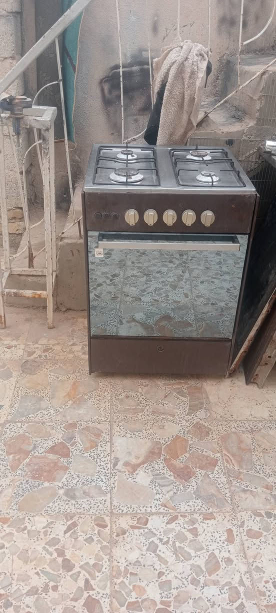 طباخ مصري شغال كله عيون وفرن شغال فوك وجوه وشرط الضمان ب50 الف مكاني الاحرار الخضاره اتصل اوراسل وبالخدمه ***********
