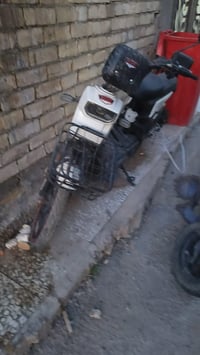 دراجه شحن  البيع فقط ستيرن مكسور 07865437676