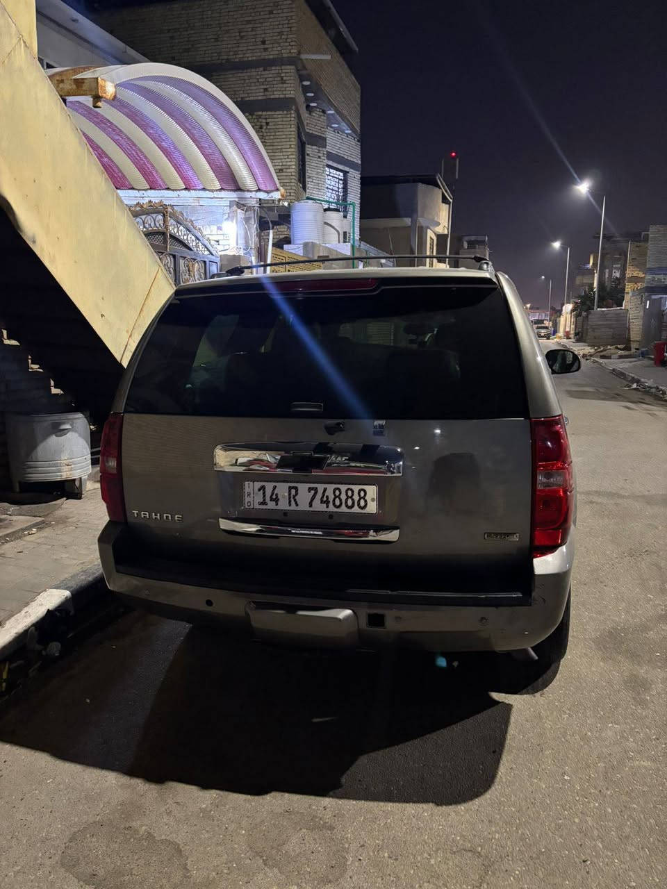 من رخصة الادمن 
السلام عليكم 
سيارة تاهو موديل 2012 
كندية مكفولة L T Z  
فول مواصفات  بيها صبغ قمارة 
اربع بيبان بدون حادث 
سيارة كلش حلوة 
السيارة بأسمي ورقم بصرة 
وحدادية جديدة وتايرات جدد 
السعر200 وبيها مجال 
مكان السيارة بصرة 
الرقم ***********
