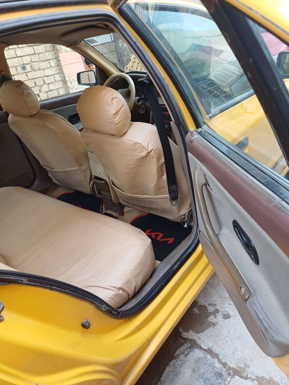 سلام عليكم اخوان سمند 2011 بسمي مكفوله من الضربه نضيفه كير محرك شغل وطلع وين متريد فقط درايم شفتات شويه تعبانه لبقيه السياره نضيفه مال جناي مكاني بغداد الشعله اي ستفسار ***********  غير متواجد عل ماسنجر
