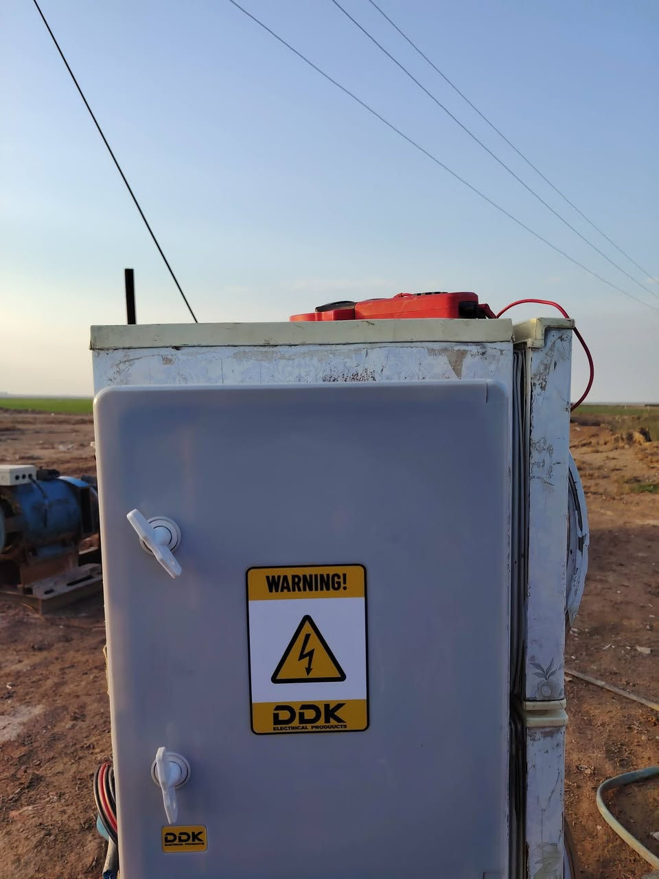 بفضل الله تم تنصيب منظومة شمسية لغطاس زراعي بقدرة 40حصان
للفلاح  /( الاخ#فيصل_رعد_بكر ) 
الموقع  - الرياض/  -#السلماني

تتكون المنظومة من
🟢75 لوح لونجي وجهين  بقدرة #615w عالية الكفائة، (بضمان 15سنة) 
🔵انفيرتر زراعي   #invt_55kw عالي الكفاءة  بقدرة74 حصان  (ضمان 1سنة)
🟤حديد مغلون بسمك 1.5mm
🔴مع كافة الملحقات والتوصيلات

📍#كركوك -ناحية الرياض-السوق الكبير- مجاور  جملة  وسام المجبل    

       م. ايمن ابراهيم العبيدي         ***********              
                                                                        
       م.علاء خماس العبيدي          ***********                                       
                                                                       
   📍 #موصل - الساحل الايمن -شارع النبي شيت

       م.حذيفة سيف الدين العباسي    ***********

       م.احمد جمال اللويزي.              ***********
#الشرقي_لطاقة_الشمسية_والاجهزة_الالكترونية
