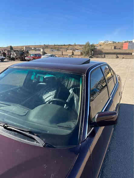 مكينة و گير وتبريد كلشي مظبوط صبغ عام للجمالية  
ضربة خفيفة خلفي ما تأثر شيء. تحويل شرط تايرات جديدة 
فول سلايت و جام كهربائي 

٥٥ بيها مجال. 
عنوان عقرة 
*********** اكر
