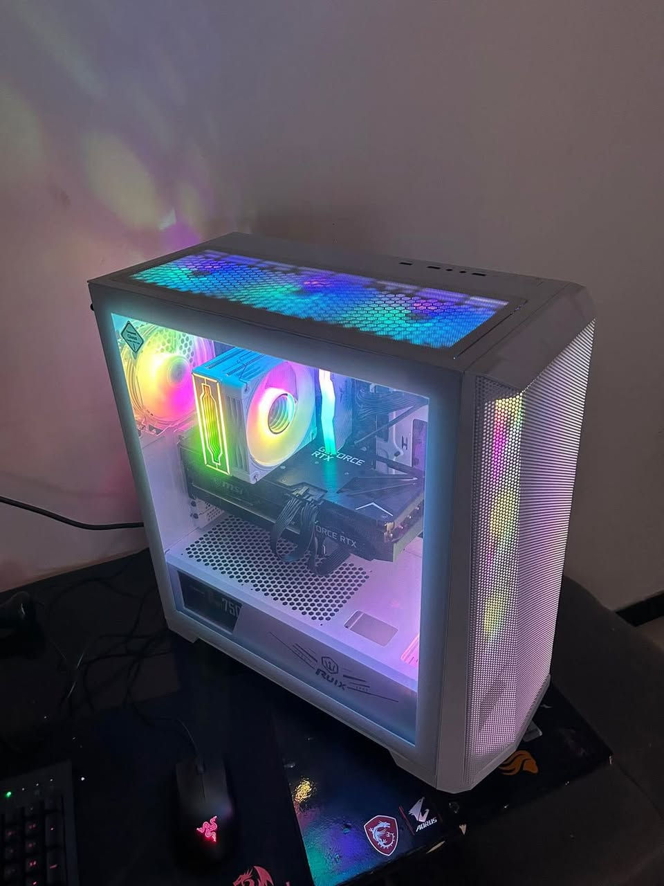 تجميعة للبيع استخدام قليل
مواصفات 
المعالج
Intel Core i5 12400f
كارت الشاشة
MSI RTX 3070 Ti 3fan
المذربورد
Asus Prime B760 K
الرامات
T Force 16GB 3600MHz
التخزين
NVMe M2 1TB
مزود الطاقة
GX 750w
الكيس
Ruix White
مراوح التبريد
8 Fans ARGB
الشاشة
MSI 24 inch 180Hz

السعر مليون و800 الف 
مكاني بغداد 
للتواصل ***********
