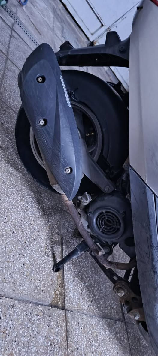 سلام عليكم بريز للبيع دراجه مكفوله كفاله عامه كل نقص مابيه خير من الله كله شغاله درنفيس مامحطوط عليه تخذه تترحملي حله حال الرمبه بكاني قرب جسر الدباش الحريه مستعجل عله بيعته 650 والموشراي لا يدخل ولايكسر بيه ***********
