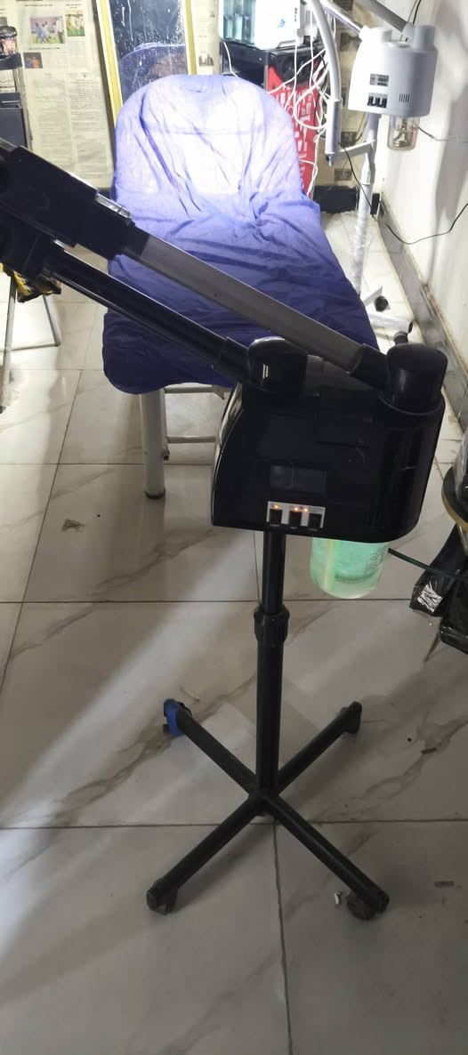 سلام عليكم شباب بخار حار وبارد نضيف سعره 60 وبي مجال ***********ناصريه مركز
