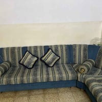 طخم للبيع مستعمل شي  سعر 250 وبي مجال  خشب عراقي  07768994336