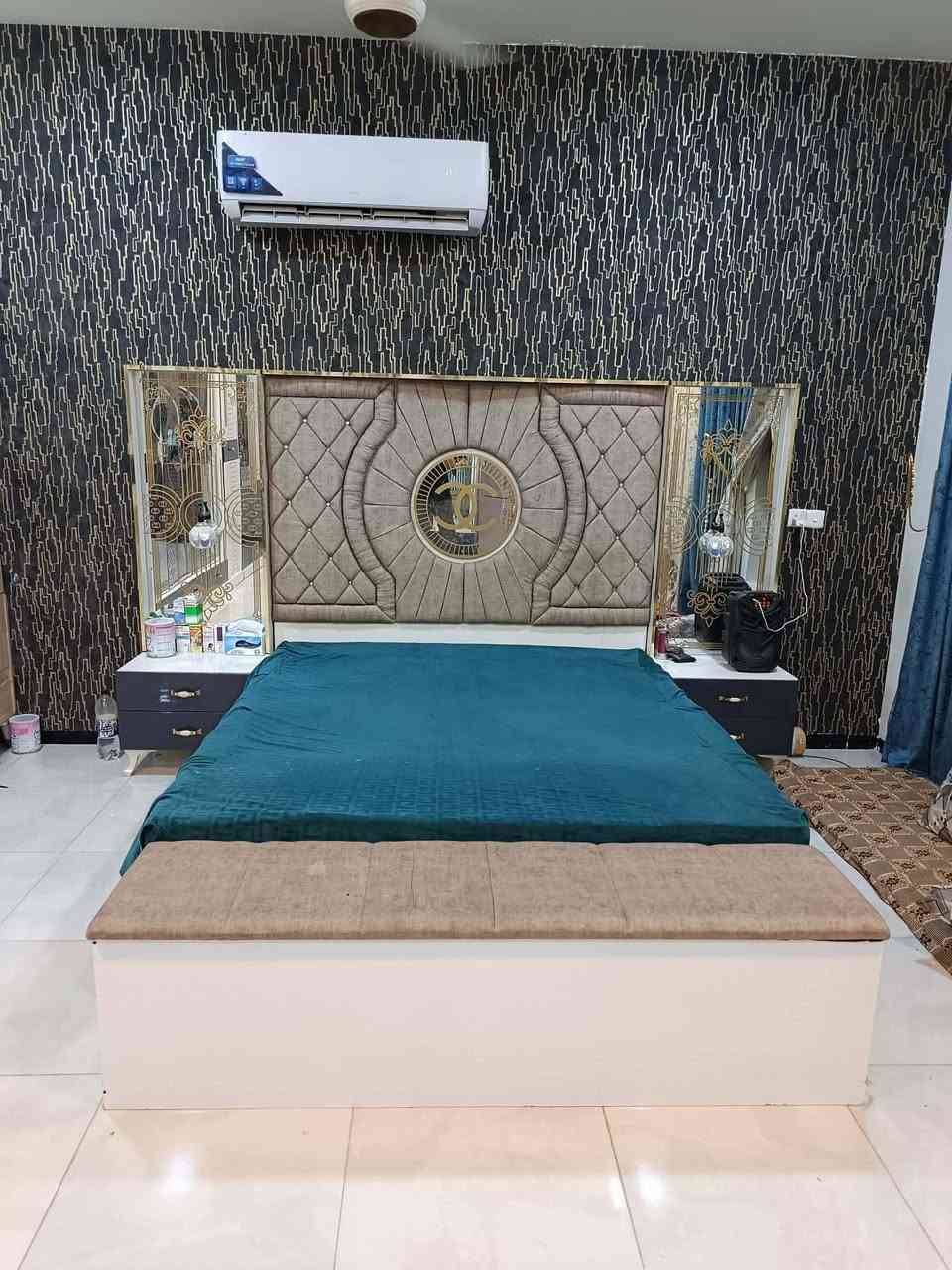 غرفه نوم للبيع تركيه ٩ قطع
السعر ٩٥٠ وبيها مجال 
عنوان فلوجه جغيفي ثانيه 
رقم الهاتف لشراي ***********

