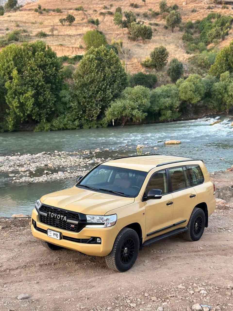 سلام عليكم 

🚗✨ لاندكروزر 2014 للبيع ✨🚗

🔥🔥 محدثة 2021 (داخل + خارج) 🔥🔥
🎨 صبغ عام 100% — بدون أي حادث ❌🚫
📉 ماشيه: 78 ألف فقط ✔️

💪⚙️ المواصفات:
🔹 محرك كاز 8 سلندر 🦾
🔹 دبل باتري جديد 🔋 (قبل شهر)
🔹 تايرات جديدة 🛞 (قبل شهر)
🔹 شد كامل — جاهزة بدون صرف 💯

🏕️🌄 مناسبة للتخيم والكشتات
😍 السيارة أجمل من الصور وبحالة جيدة جدا جدا 

📍 رقم بصرة (تم التبديل إلى رقم جديد)
💰 السعر: اتصال 

📲 واتساب او اتصال : ***********
