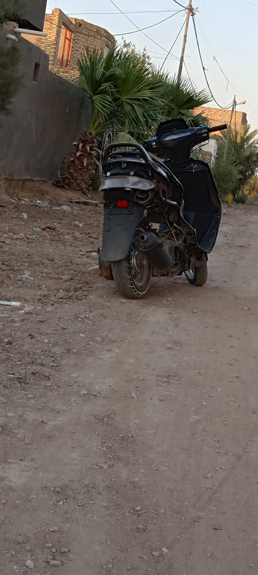 سلام عليكم فراشه للبيع سلف هندر الكهربائية كلها شغاله فقط الباتري ضعيف وياله رياضي صالنصه رياضي تاير خلفي جديد الدراجه نضيفه نصبتها حلوه .
السعر 250
المكان الديوانية قضاء المهناويه للاستفسار 
*********** بي واتساب
