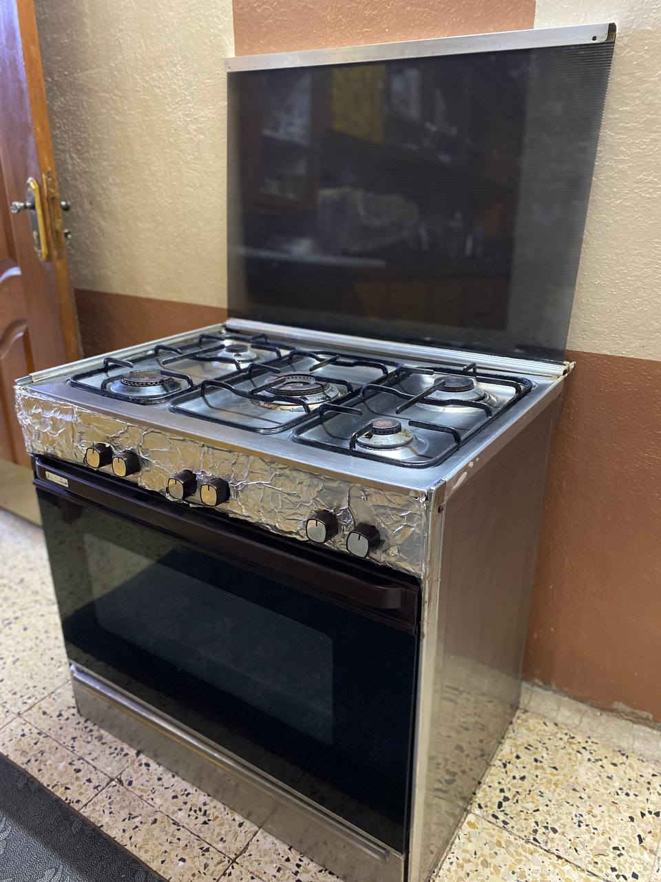 للبيع طباخ عشتار الاصلي شغال السعر 200الف 
حي القدس 

***********
