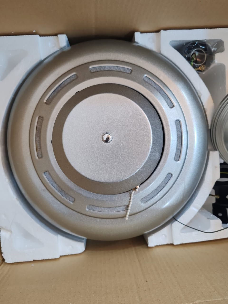 يا الله 
بنكات سقفيه للبيع 
صناعه امريكي 
5ريش و3
بعده كله جديد وما مستعمل شرط الفحط والقوه 
سعره 60 الوحده وبيه مجال 
عنوان بصره كرنه( الثغر)واكو توصيل 
اي ستفسار ⬅️***********
