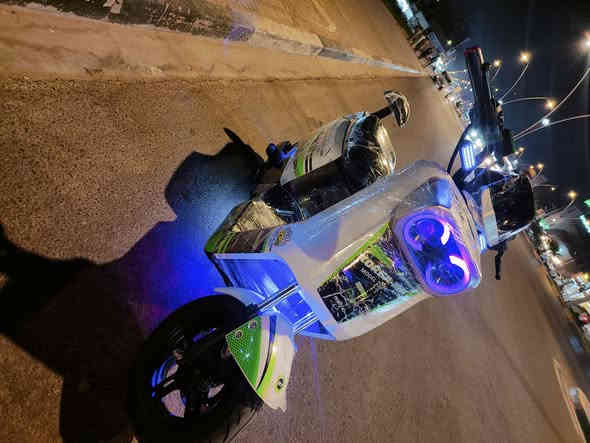 دراجة شحن R7 مديل 2024 بطاريات 32A العدد 5
المواصفات 
بلوتوث
بريكات هيدروليك
لايتات عدسه زنون 
تشغيل عن بعد وكارت وسويج
ملف 1200W
مرايات مامستعمله 
دراجه بعدها جديده 
الرقم ***********
