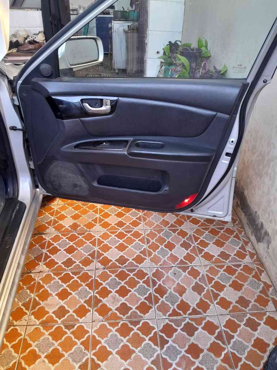 السلام عليكم
سيارة اوبتما لوتز موديل 2009 رقم شمالي الجديد بدون ضرر صبغ فقط صفحة الصدر تدفئه تبريد محرك 2000 Gxl لاتبخير ولاتنقيص تخم تاير جديد ويل كب فتحة سقف كشن جلد تدفئة بالكشن  تحكمات حساس خلفي تحويل مباشر 
السعر105$
وبيها مجال
للاتصال***********
