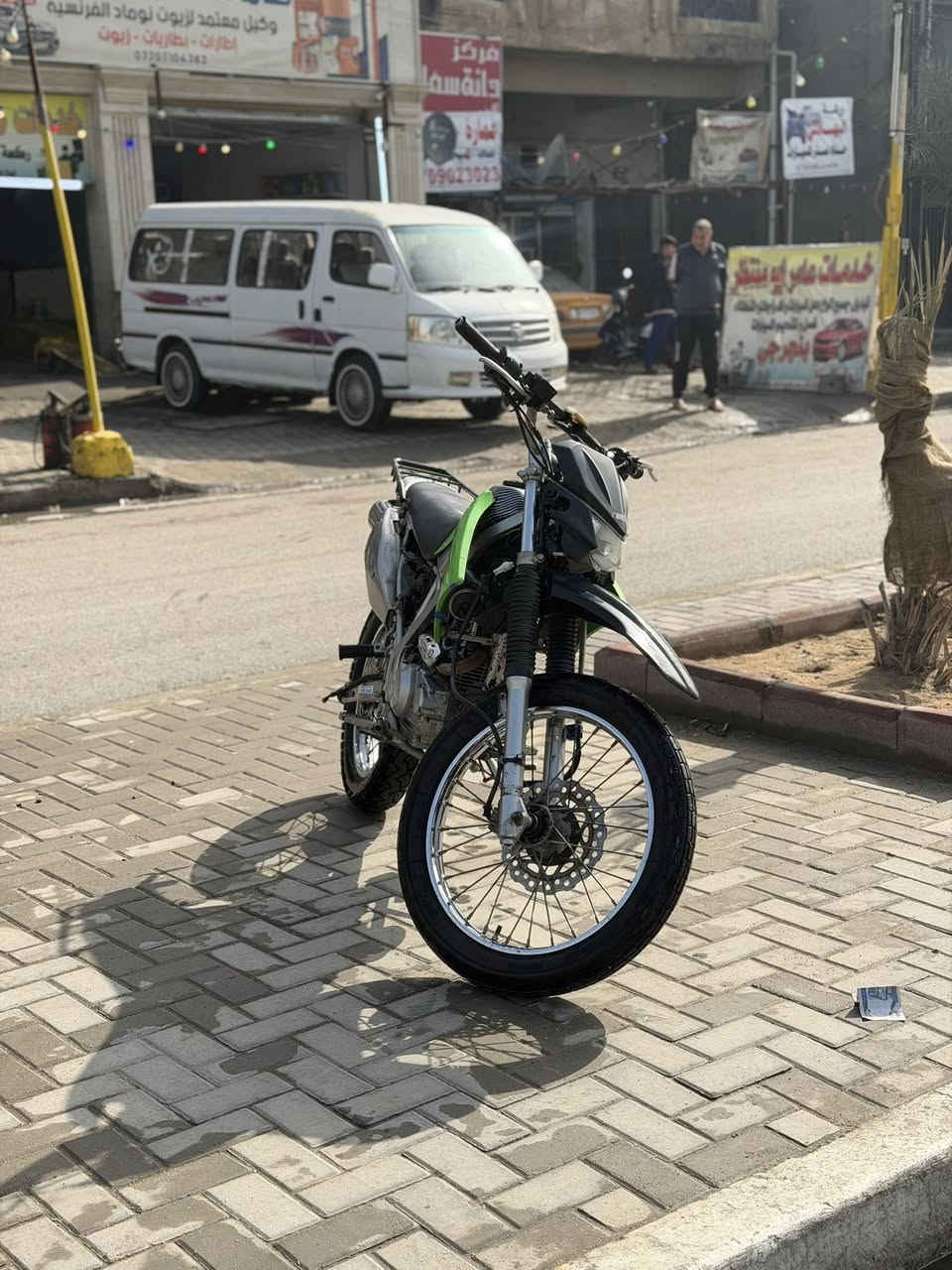 السلام عليكم اخوان دراجة قفاز ياباني نوزل الدراجة نضيفة خير من الله اريد مراوس ب كاوسكي  كون نضيفة و كاملة مكملة الدراجة برغي ب المكينة ما مفتوح منهة جيب فيتر وتعال افحص و اطيك بيهة ضمان سرقة و ضمان مكينة الي عندة كاوسكي يراسلني  او يتصل ع هاذة الرقم ***********+العنوان بغداد حي العامل
