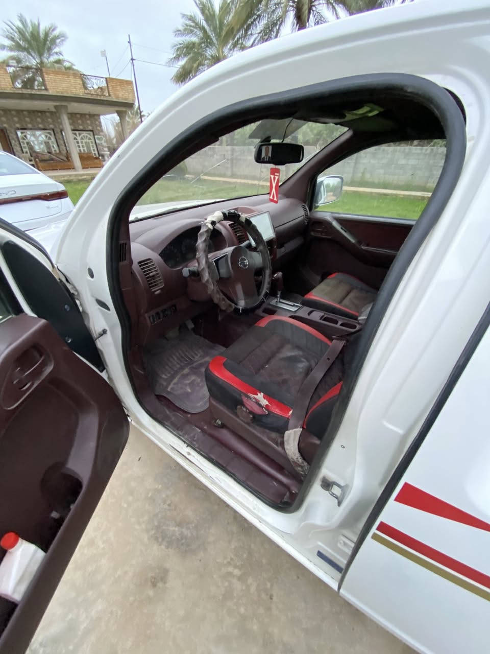 سلام عليكم 
بيكم نيفاره للبيع موديل 2008 كير اوتو رقم بغداد 
بيها صبغ بسيط 
للبيع فقط بدون مراوس 
سعر 82 وبيها مجال بسيط جداً 
مكانها بابل جبله
للأستفسار ***********
