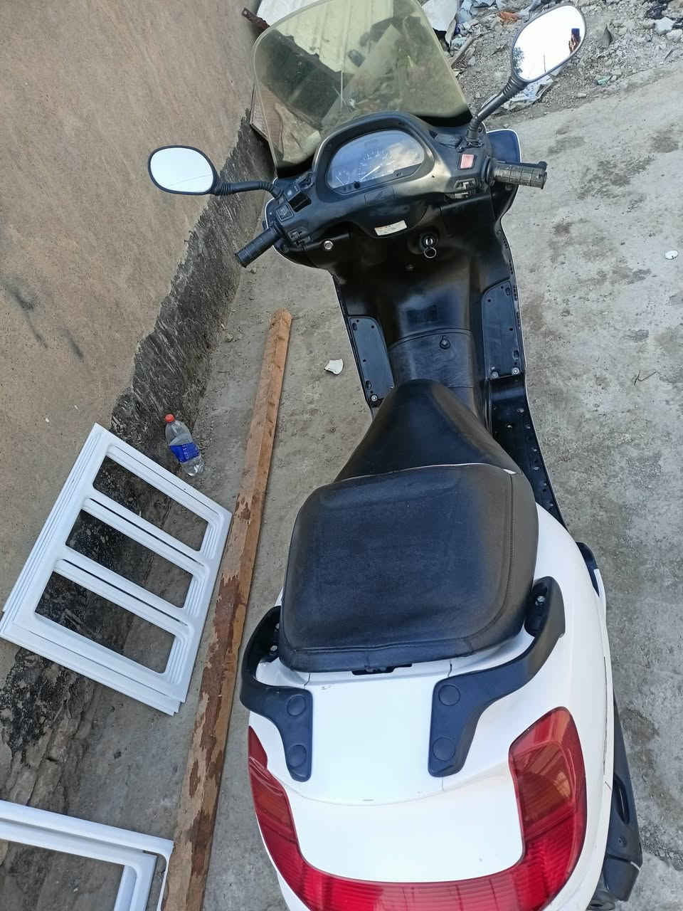 للبيع دراجه هوندا ياباني حجم 250cc استاند حساس تدفئه باليدات راديتر
***********
***********
