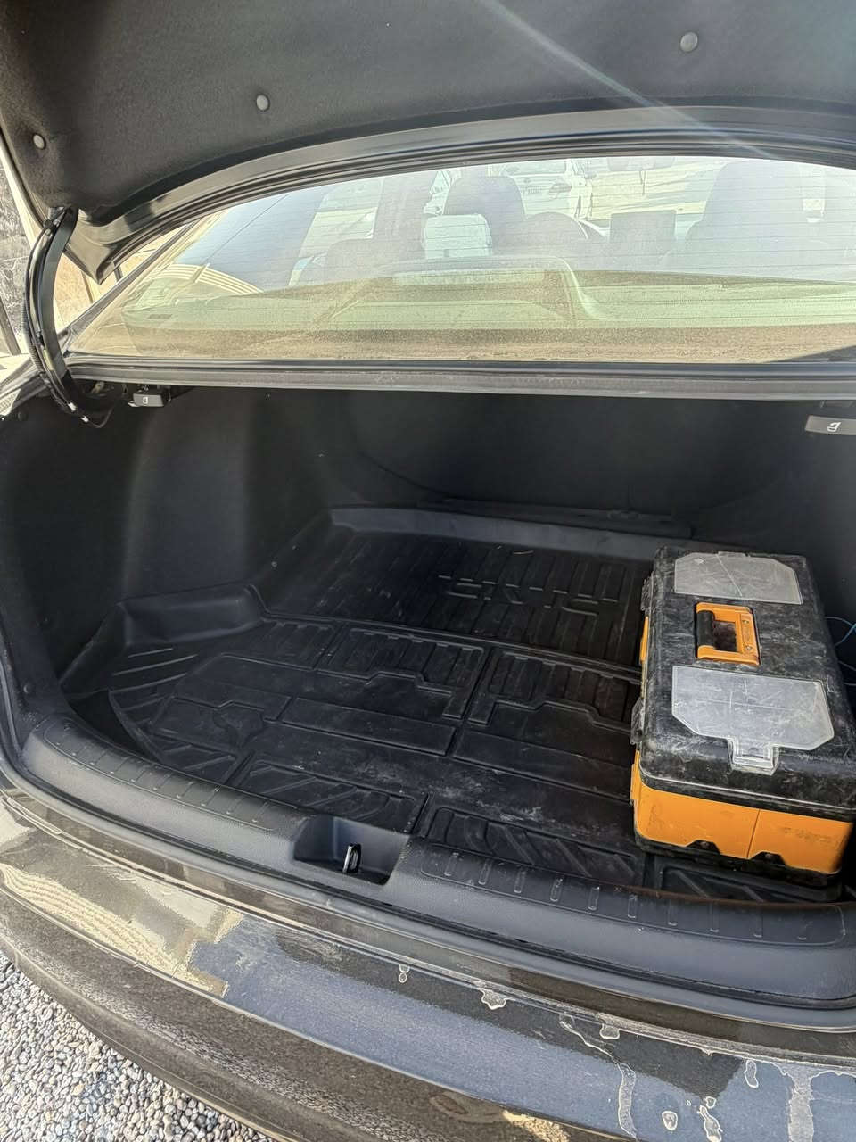 السلام عليكم هوندا سفك ٢٠٢٥ ماشيه ١٥ ميل حادثها كما موضح بل صور جاملغ وبنيد تبديل نفس الون بدون دواخل السياره تورنك مناقصه برغي جديده السعر ١٥٥ مكاني الفلوجه ***********
