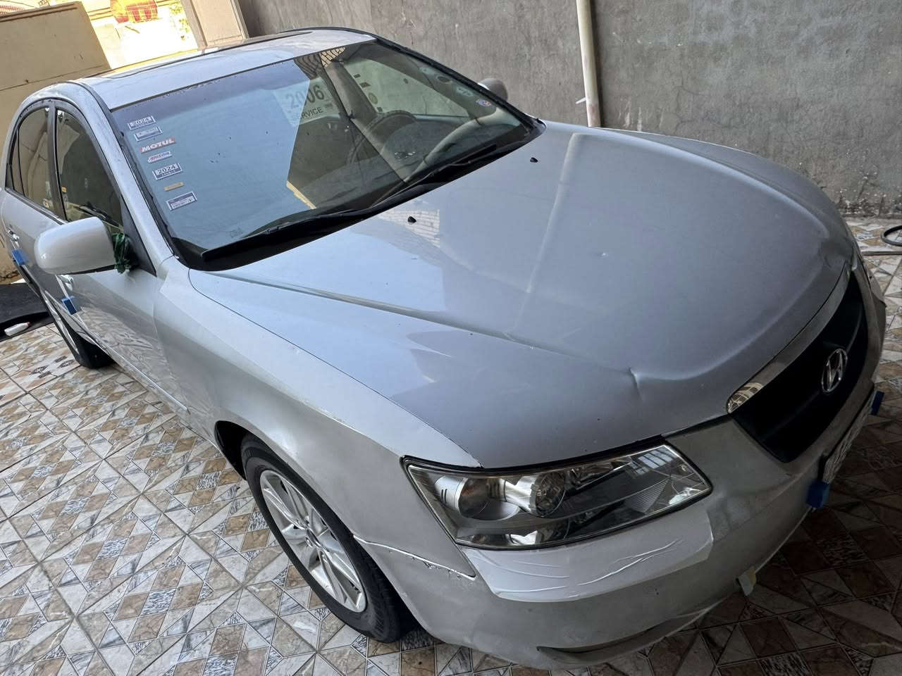 السلام عليكم
سوناتا 2006 وارد امريكي السعر 73 وبيها مجال 
محرك 6سلندر 3.3كير مكينه وضفيره جدد حاويه صارلهن شهرين حداديه80‎%‎ رقم بغداد سنويه وهزه جديده لل2030 
مكان السياره بابل 
للاستفسار/ ***********
