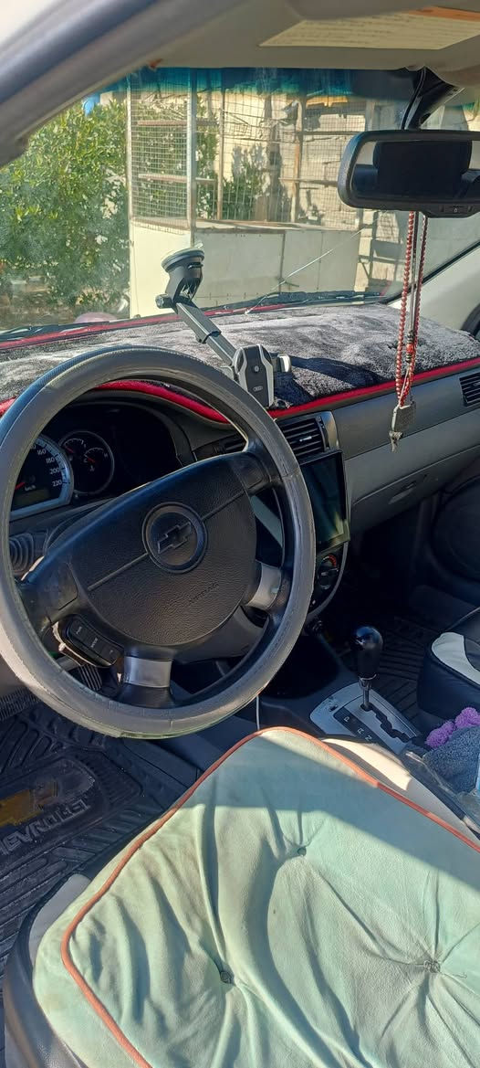 السلام عليكم اوبترا موديل 12للبيع سيارة نضيفة بمعنى الكلمة على وضع الشركه من كشر وداخل ومكينة وكهربائيات السياره بيهة اربع قطع صبغ مكفولة من الضربة بيهة سونار تريد انتة اسويلهة سونار بكيفك السياره بسمي السعر 85 بيهة مجال رقم الهاتف *********** بغداد حي العامل
