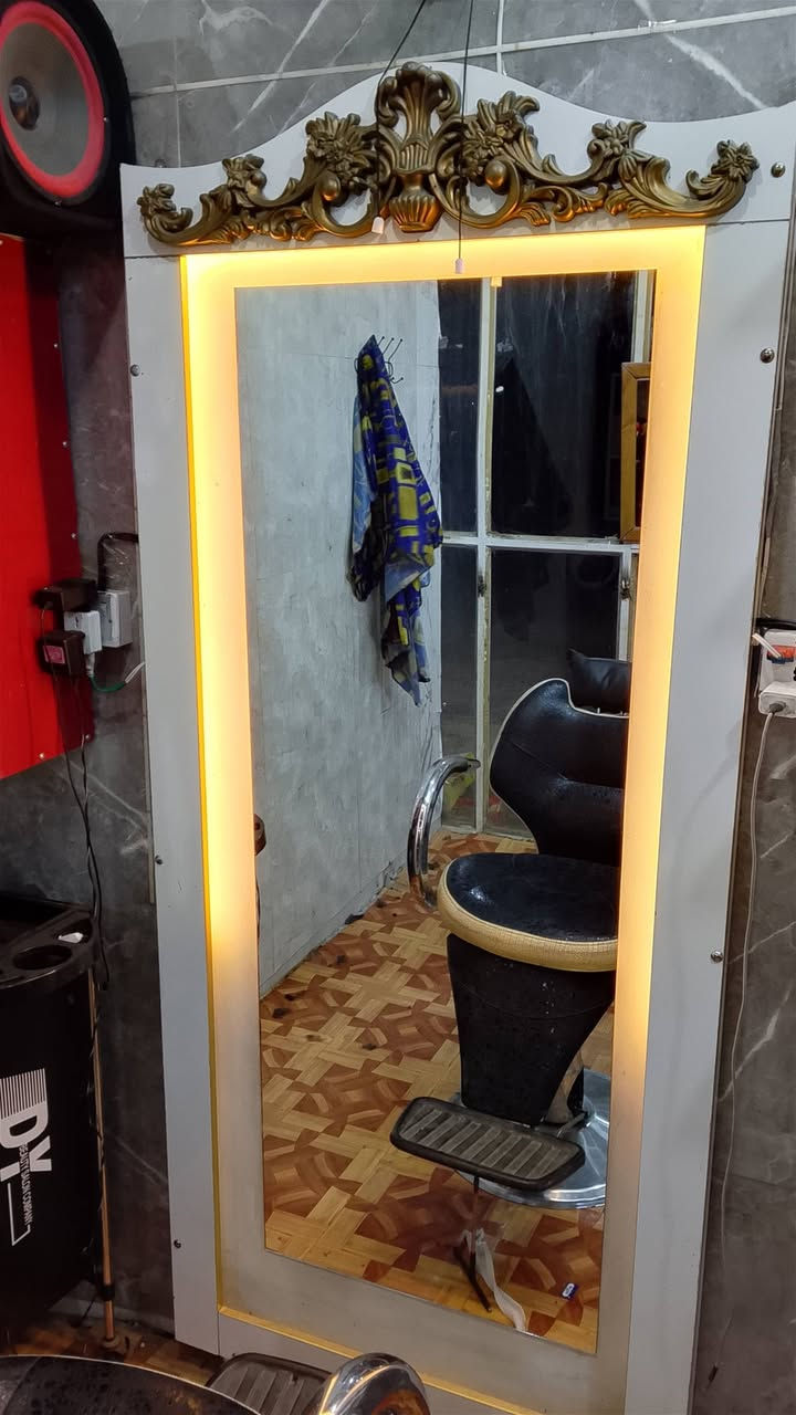 نالسلام عليكم مرايه ديكور نضيفه جدا+عربانه جديدة مستخدمه قليل للبيع وسعرهن مناسب، مكانهن بغداد اليوسفية القصر الاوسط
السلام عليكم مرايه ديكور نضيفه جدا + عربانه جديدة مستخدمه قليل للبيع وسعرهن مناسب، مكانهن بغداد اليوسفية القصر الاوسط 
لي يريدهن يراسلني واتساب 
*********** 📞
