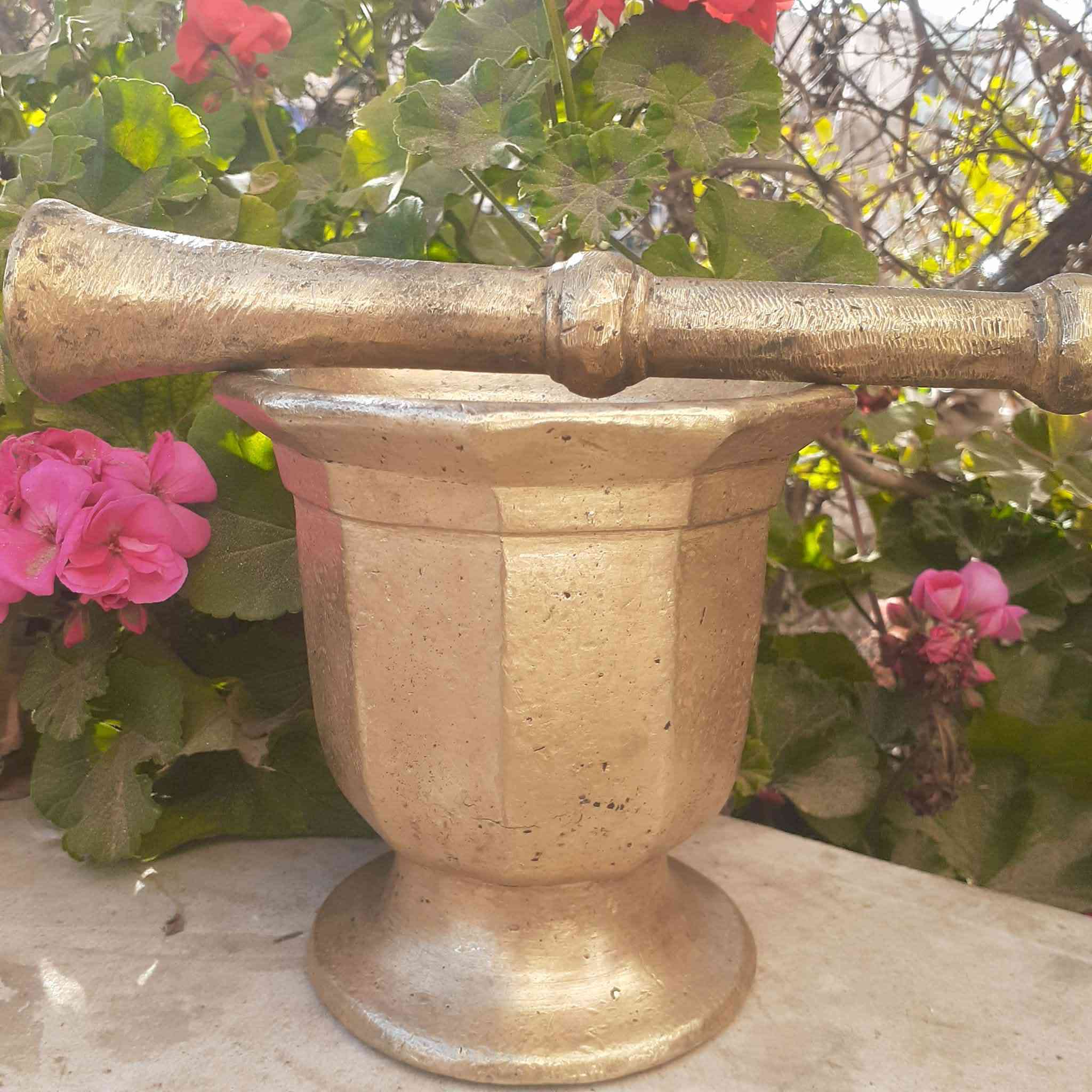 قطع  في قمة الفخامة ….
نحاس صافي 

كل قطعه لها سعر  🔥🔥🔥


**إذا كنت صاحب هذا الإعلان وتريد حذفه لأي سبب، رجاءا أرسل رسالة إلى الدعم الفني**